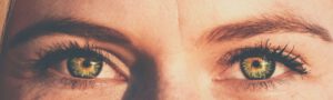 leuchtende und strahlende Augen